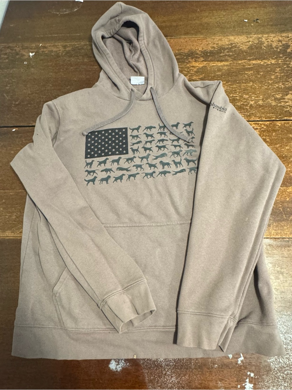 Columbia Brown Hooded Sweatshirt with Dog-Pattern Flag Graphic
